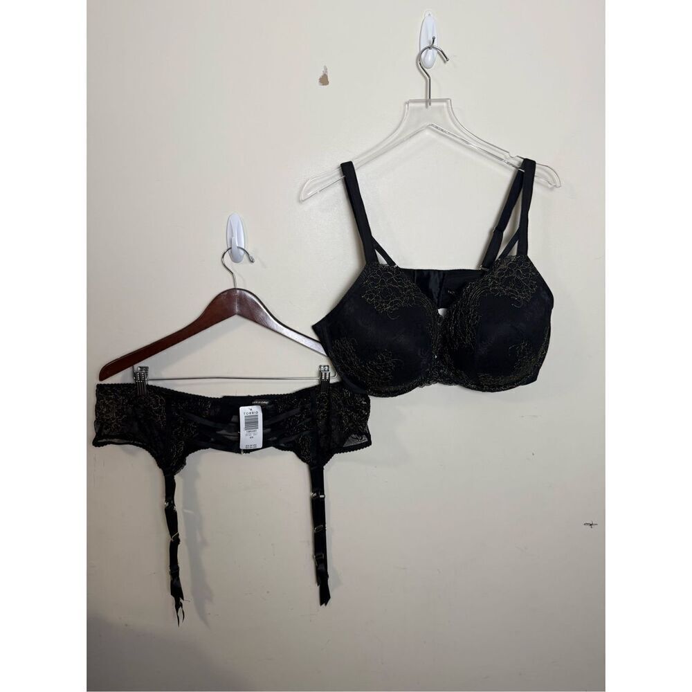 Torrid Strappy Lurex Lace Garter NWT 3X/4X plus Matching Padded Lace  Bra 44DDD